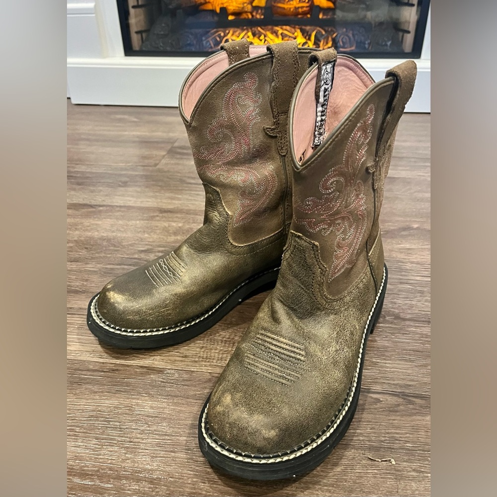 ARIAT Fatbaby Brown Bomber women’s 8.5 B  pink stitch Cowboy Boots western